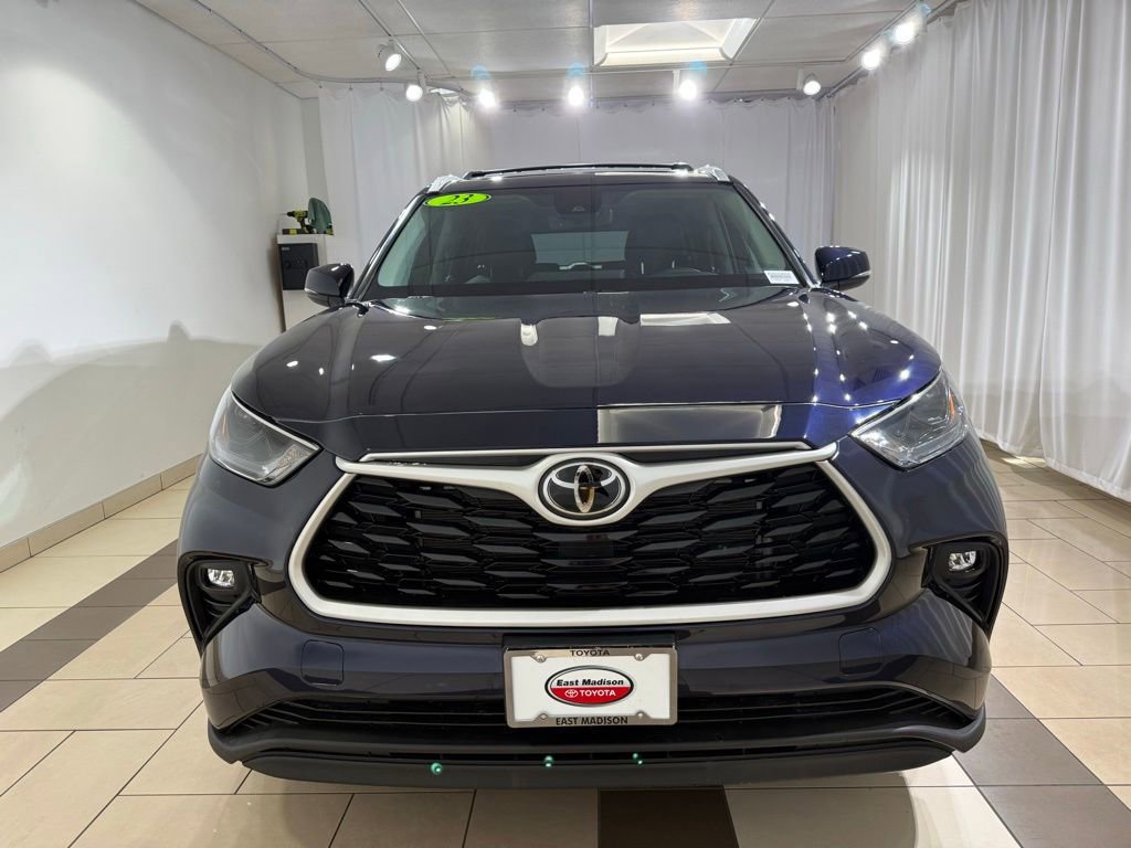 Used 2023 Toyota Highlander XLE AWD/4WD image 8
