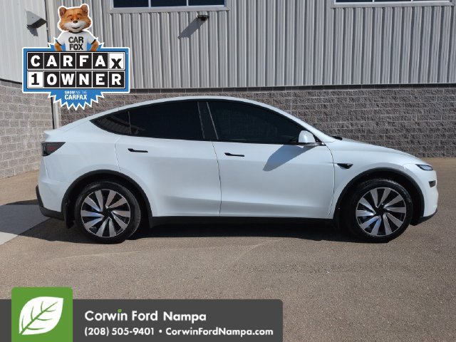 Used 2026 Tesla Model Y Long Range RWD image 2