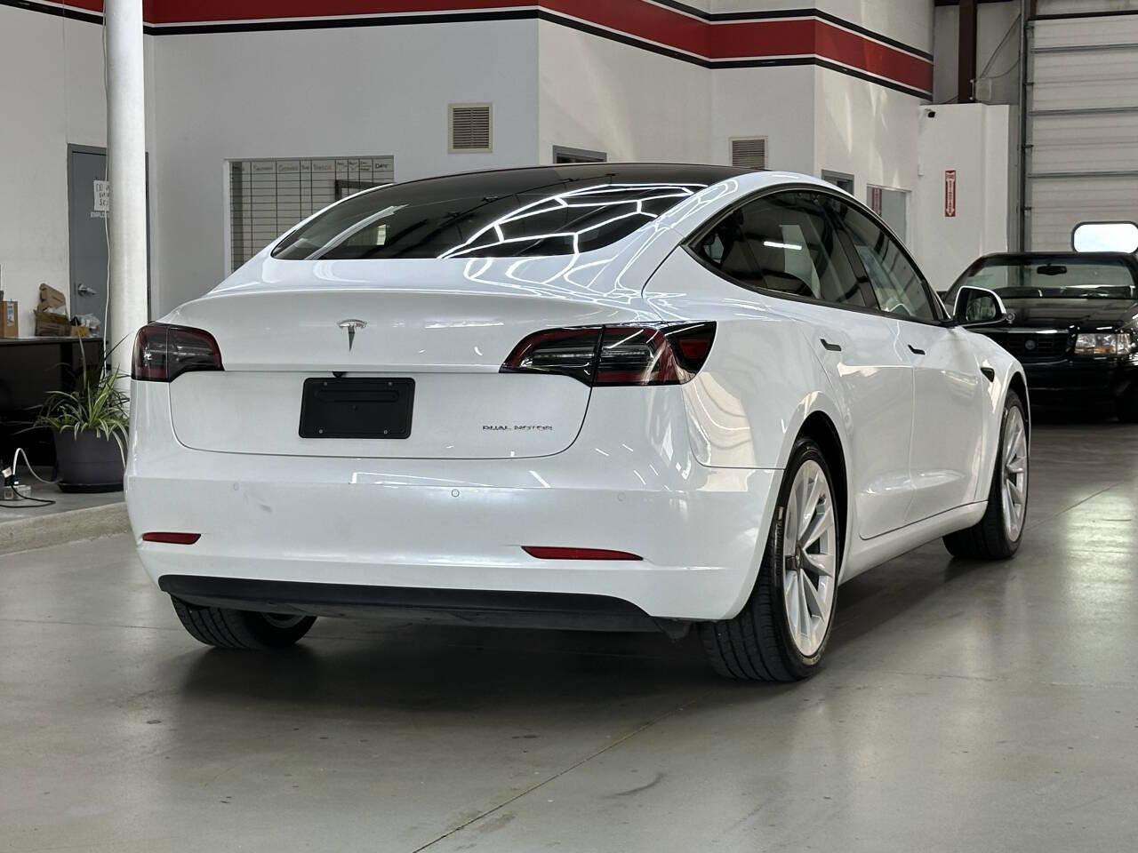 Used 2022 Tesla Model 3 Long Range image 2