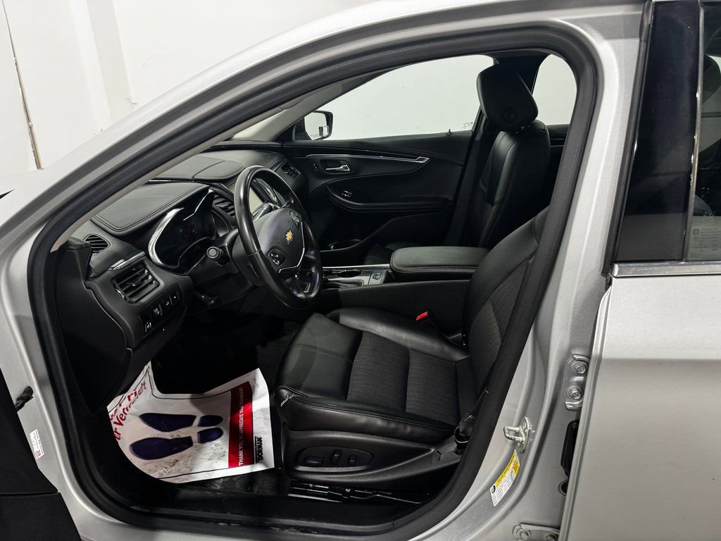 Used 2016 Chevrolet Impala LT w/ Convenience Package image 15