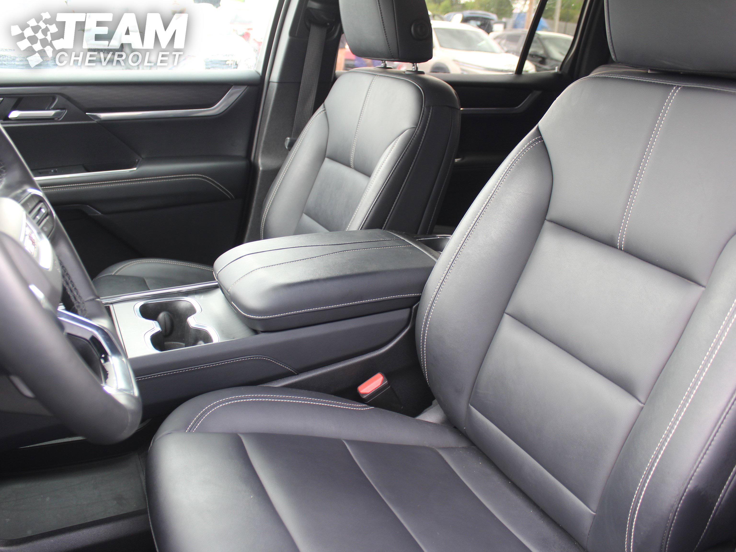 Used 2024 GMC Acadia Elevation w/ Black Edition AWD/4WD image 10