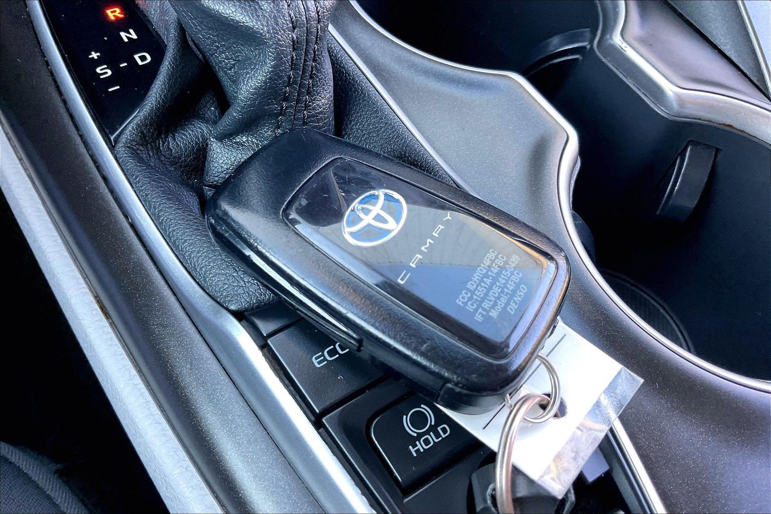 Used 2022 Toyota Camry LE FWD image 14