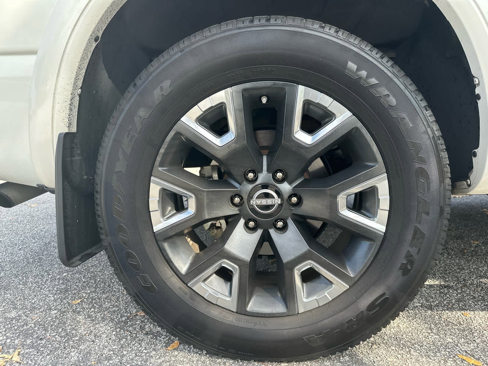 Used 2024 Nissan Titan Platinum Reserve w/ Moonroof Package image 14