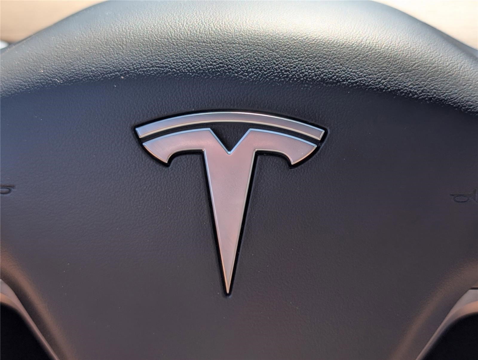 Used 2024 Tesla Model Y Long Range AWD/4WD image 23
