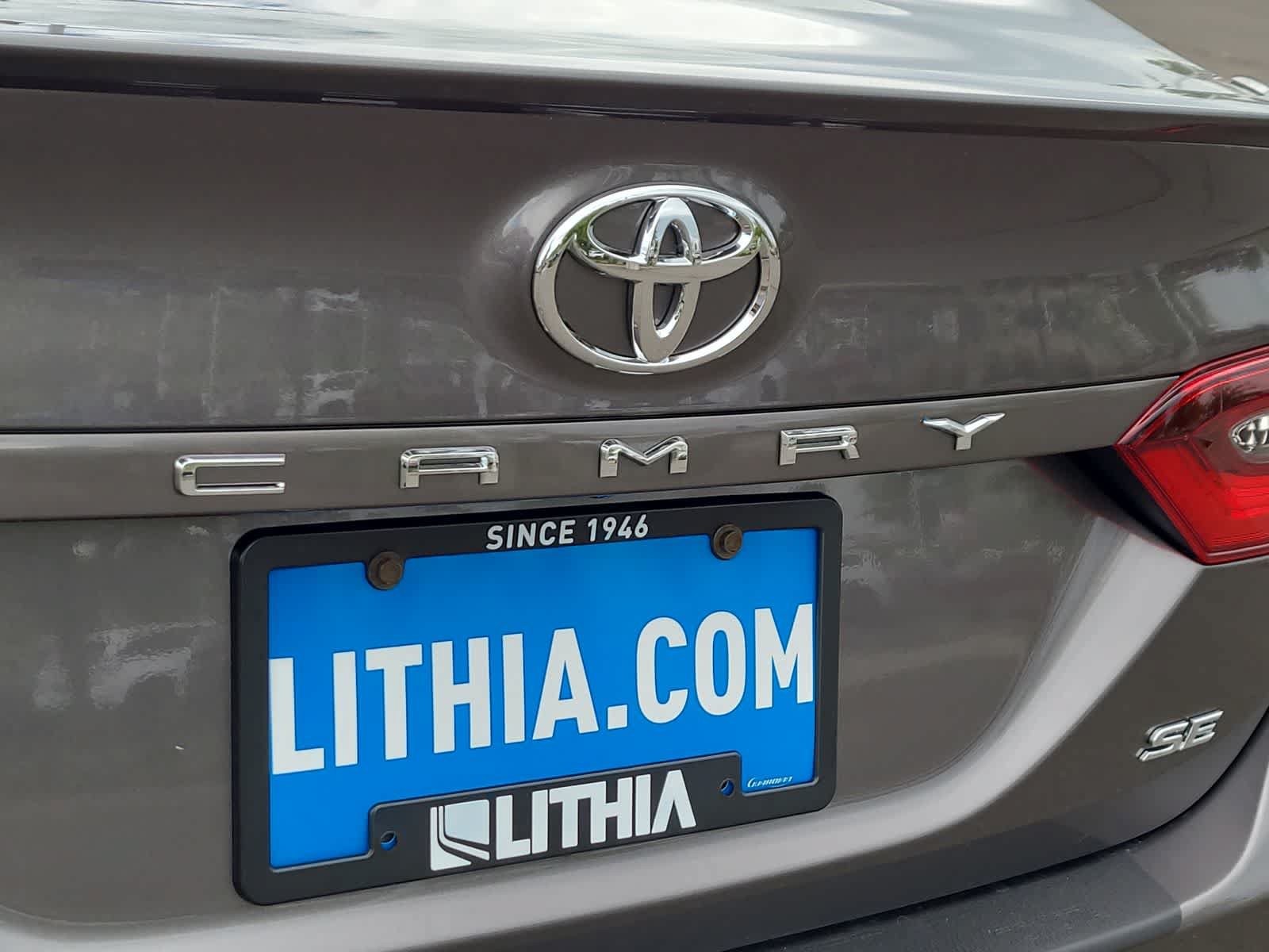 Used 2023 Toyota Camry SE w/ Cold Weather Package FWD image 15