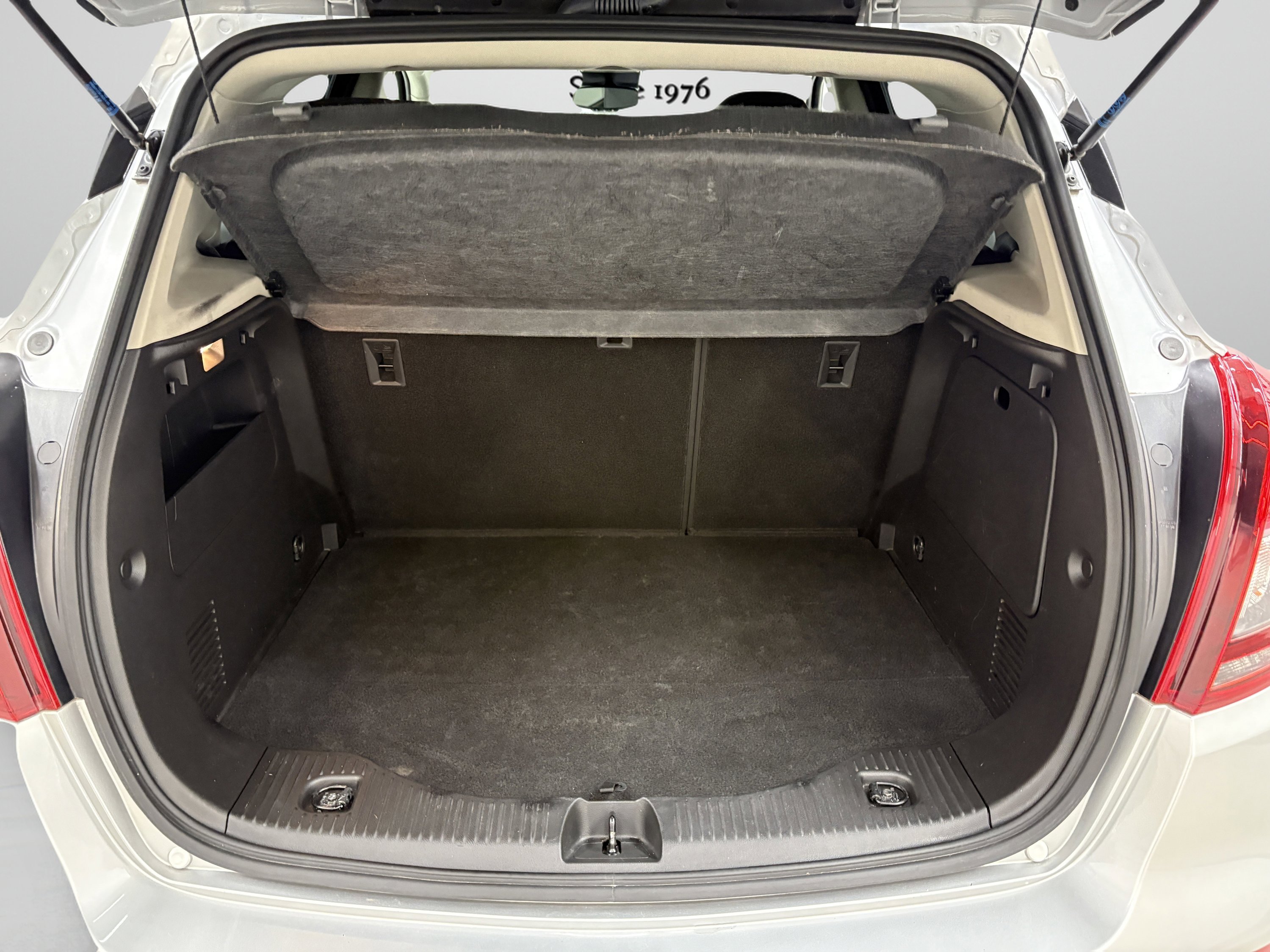 Used 2021 Buick Encore Preferred image 9