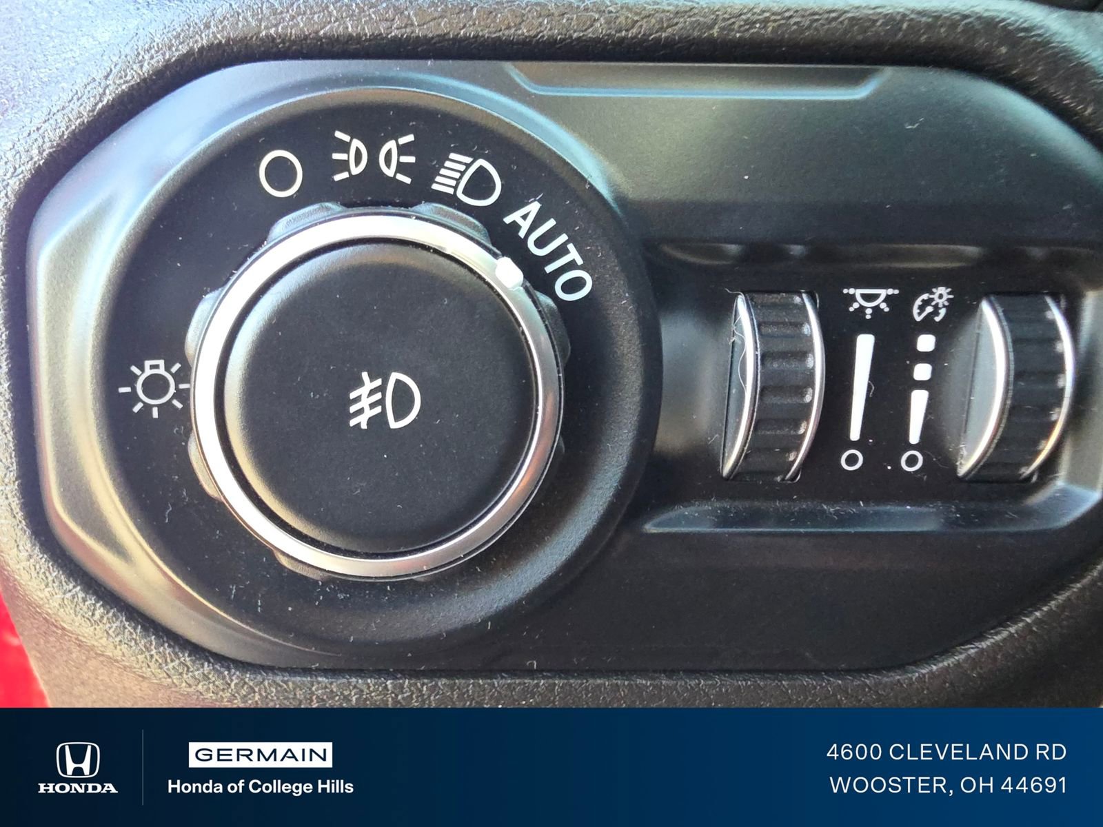 Used 2020 Jeep Wrangler Sport AWD/4WD image 26