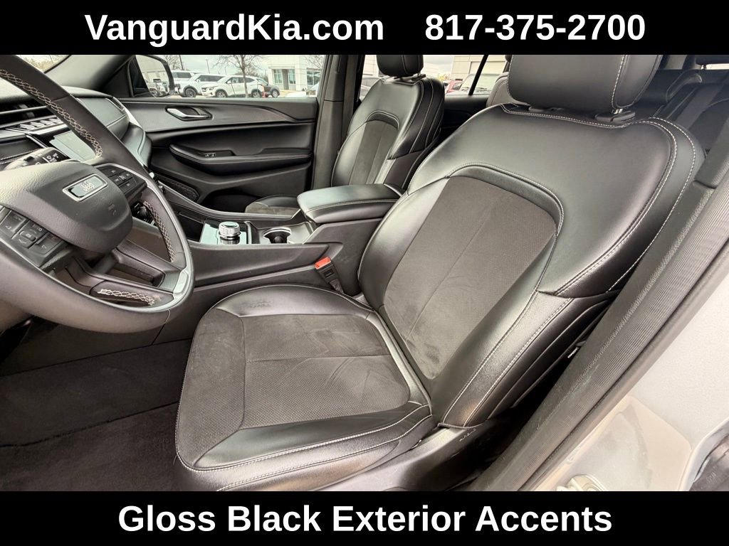 Used 2024 Jeep Grand Cherokee L Laredo AWD/4WD image 13