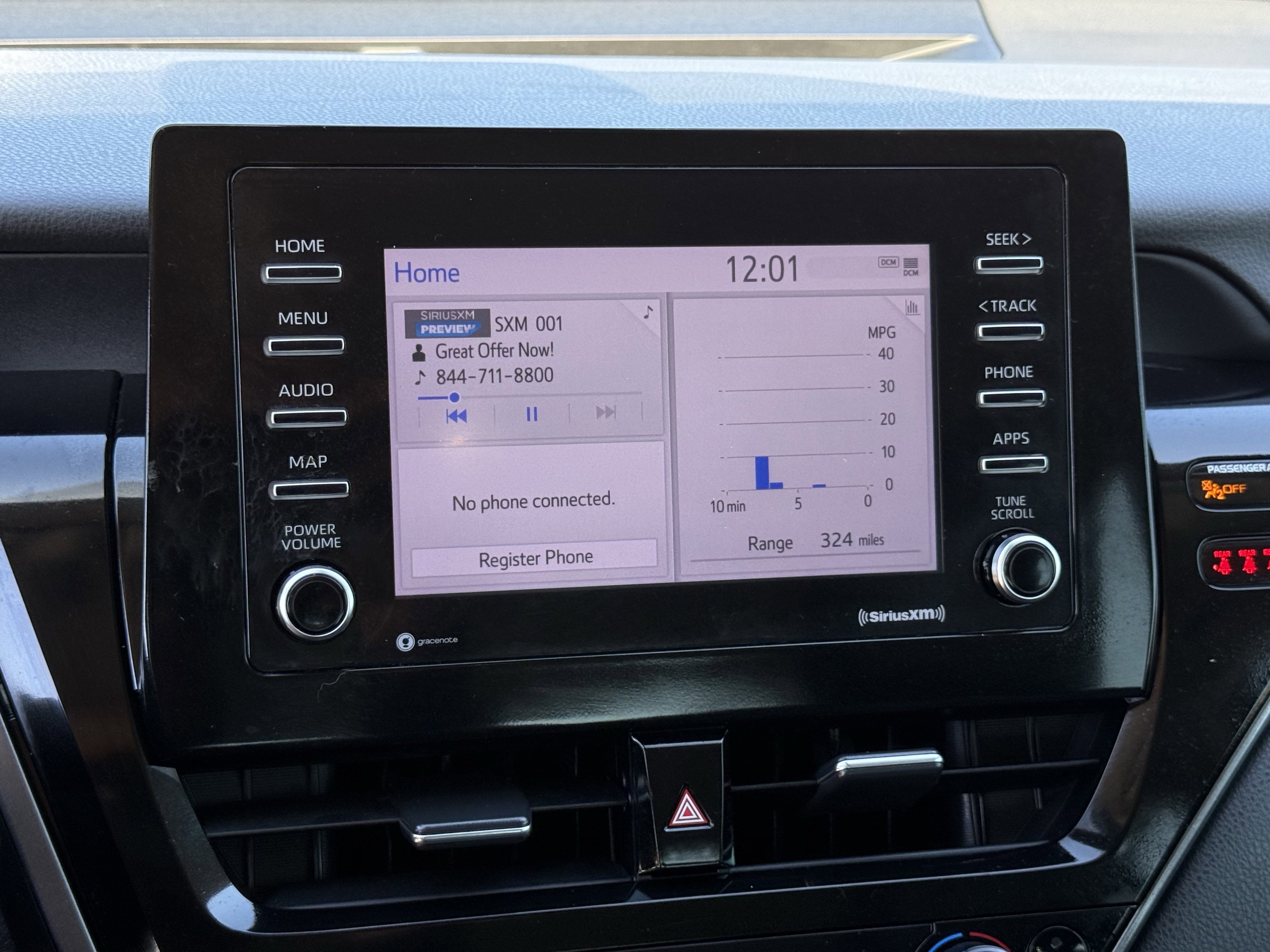 Used 2024 Toyota Camry SE image 18