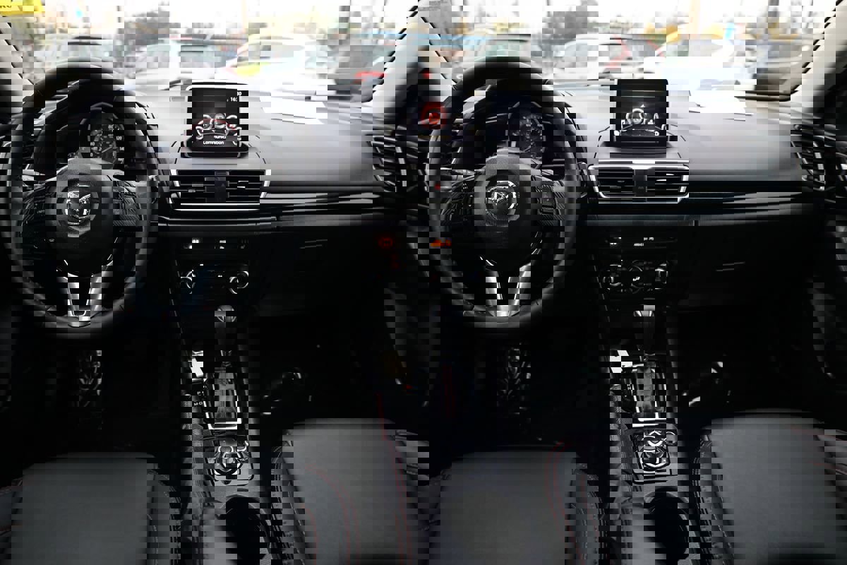 Used 2016 MAZDA MAZDA3 i Grand Touring image 19