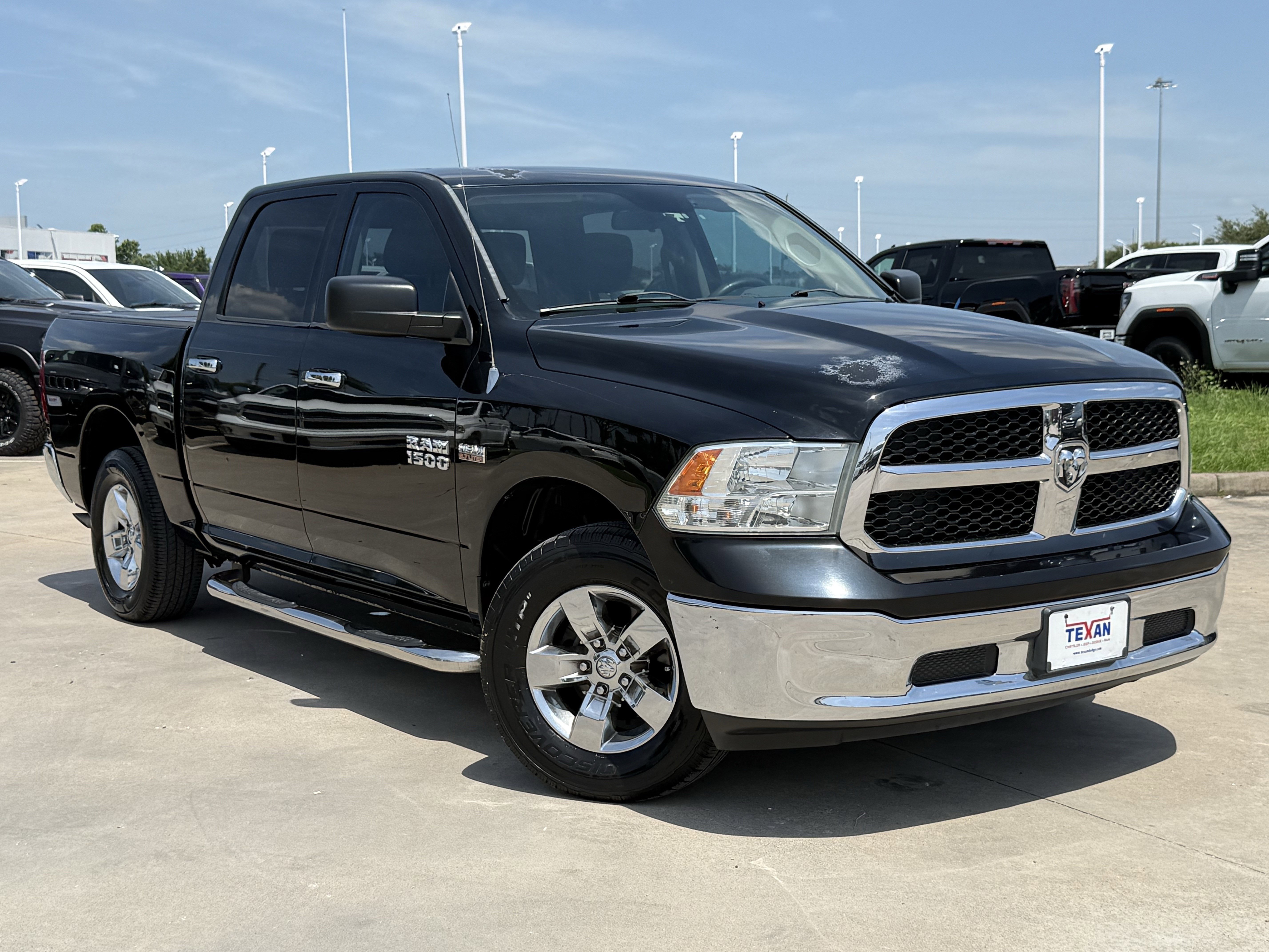 Used 2014 RAM 1500 Classic SLT RWD image 2