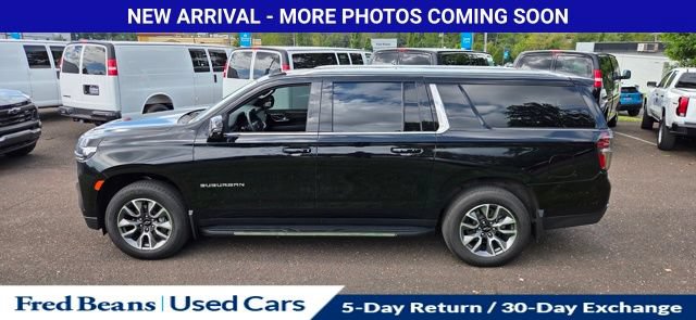 Used 2024 Chevrolet Suburban LT w/ Luxury Package AWD/4WD image 5