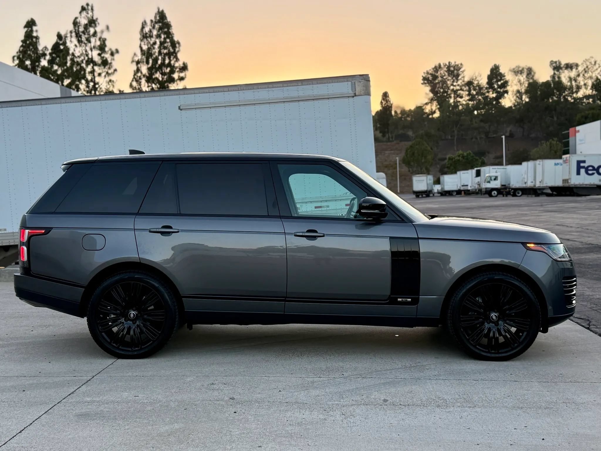Used 2019 Land Rover Range Rover Long Wheelbase Supercharged AWD/4WD image 23
