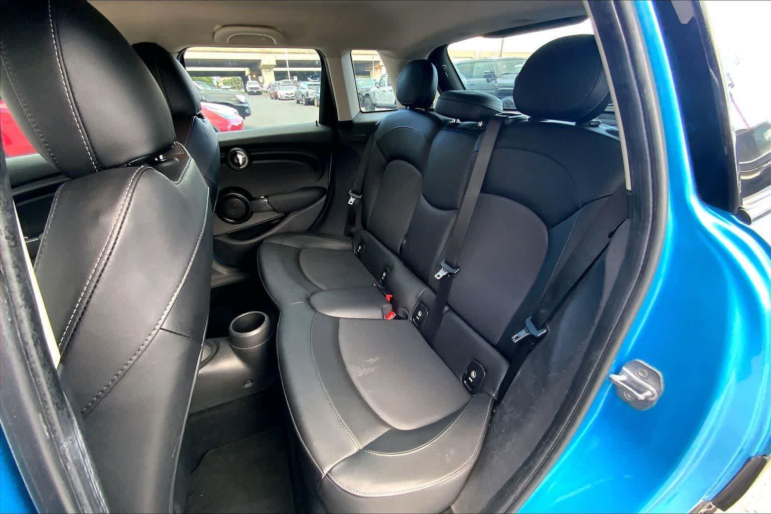 Used 2015 MINI Cooper 4-Door Hardtop FWD image 28