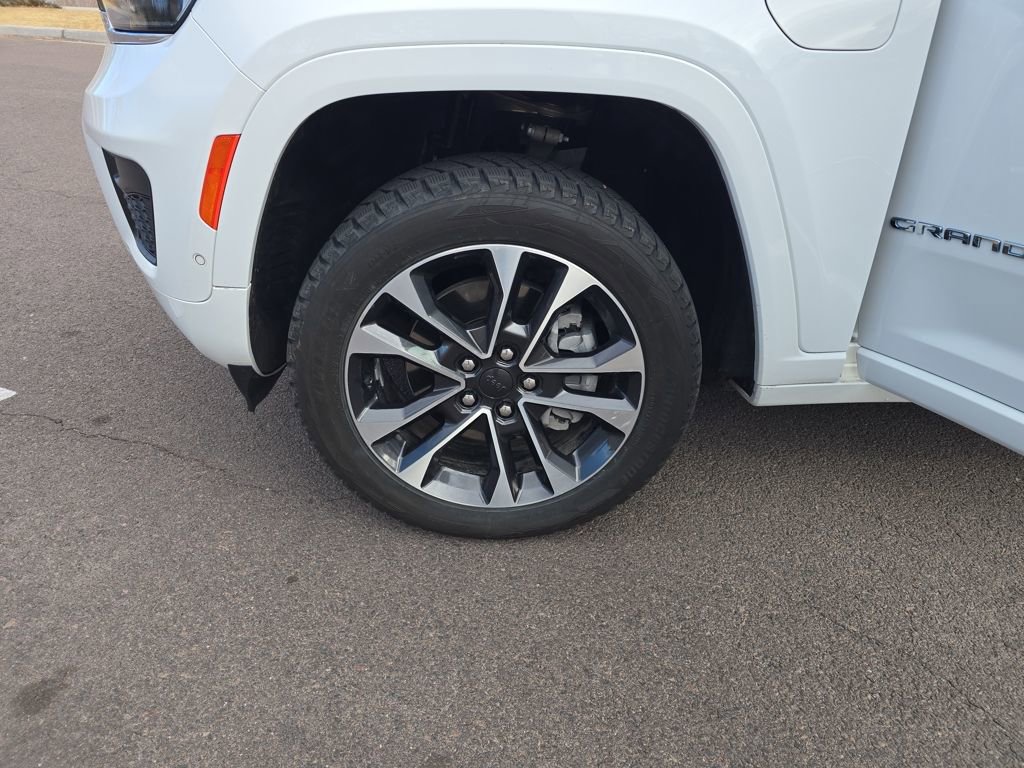 Used 2022 Jeep Grand Cherokee Overland w/ Advanced Protech Group III image 29