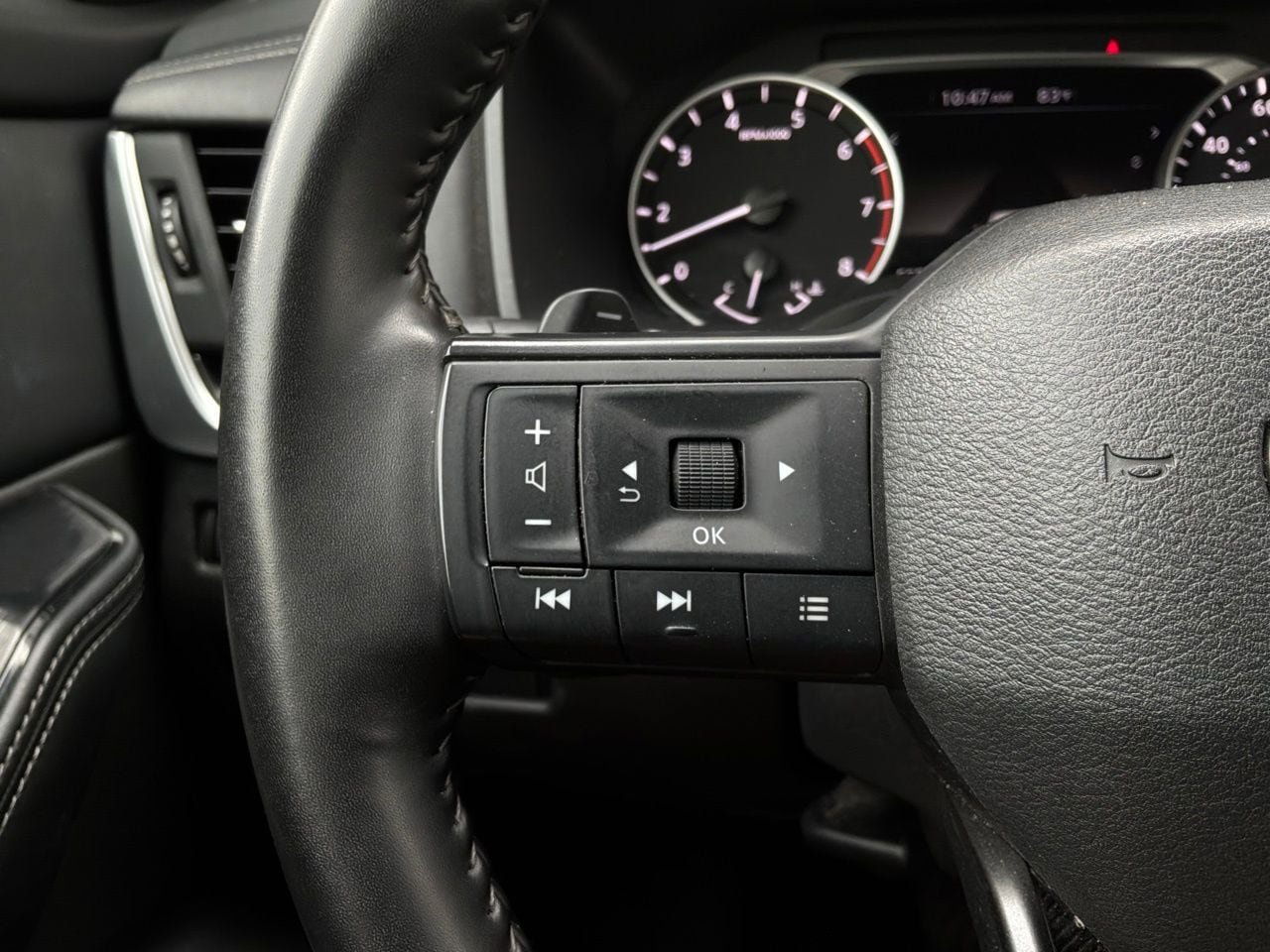 Used 2025 Nissan Rogue SV AWD/4WD image 37