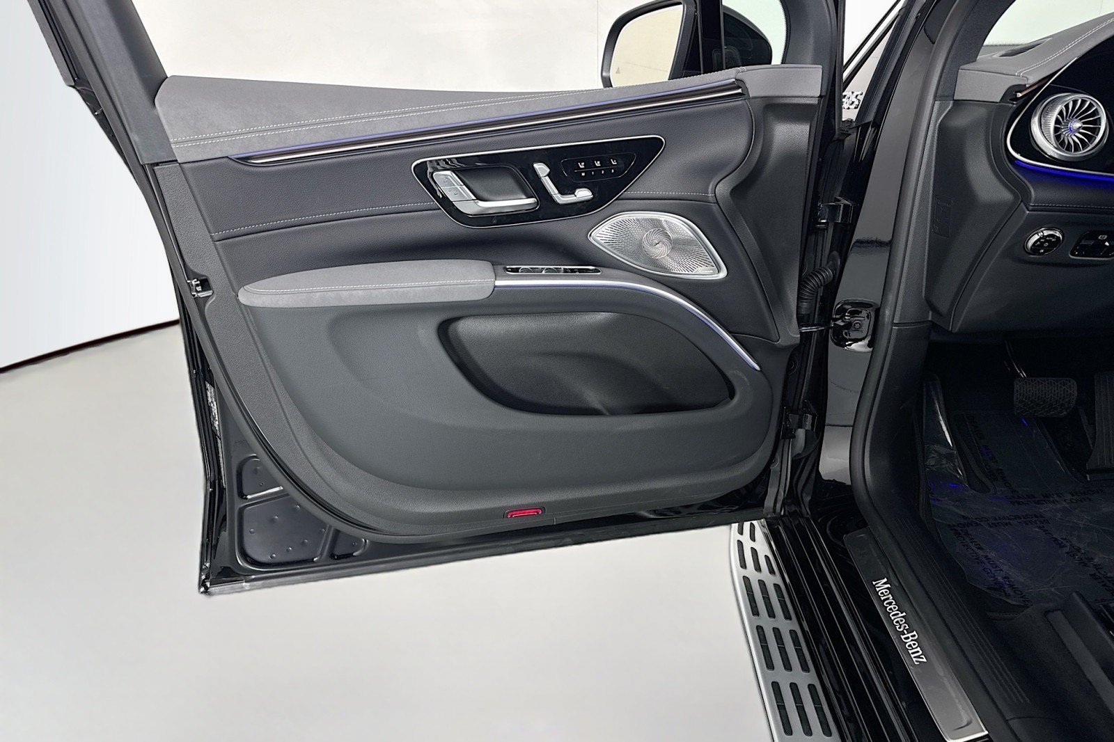 New 2026 Mercedes-Benz EQS 550 4MATIC SUV image 20