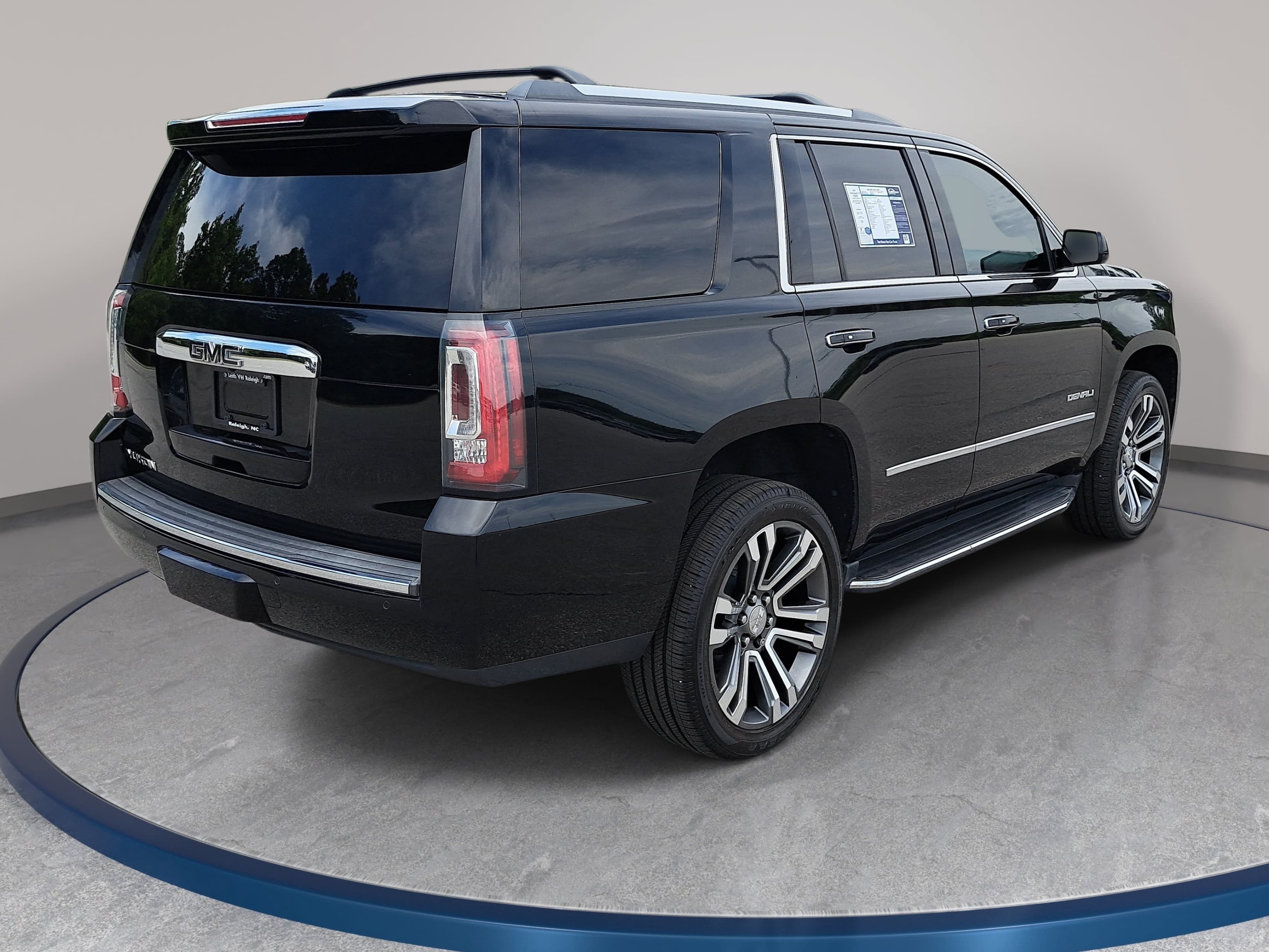 Used 2018 GMC Yukon Denali w/ Open Road Package AWD/4WD image 5