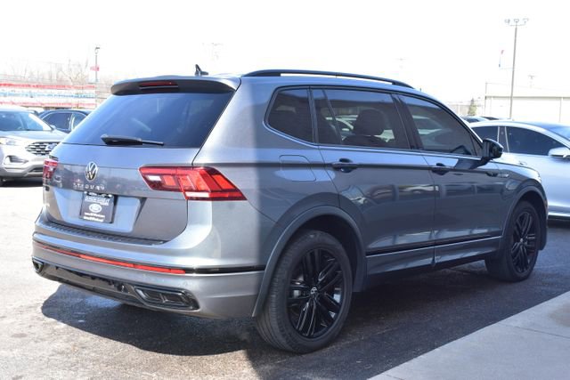 Used 2022 Volkswagen Tiguan SE R-Line image 11