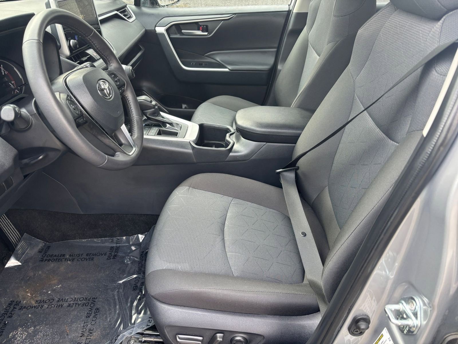 Used 2025 Toyota RAV4 XLE image 23