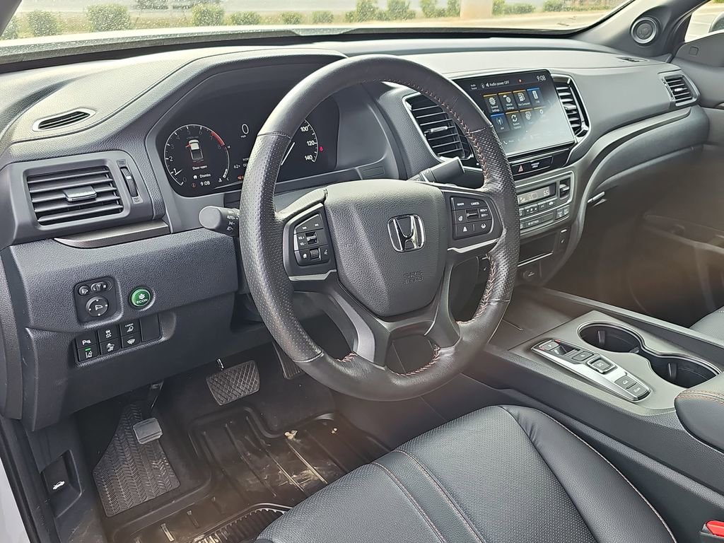 Used 2025 Honda Ridgeline TrailSport image 16
