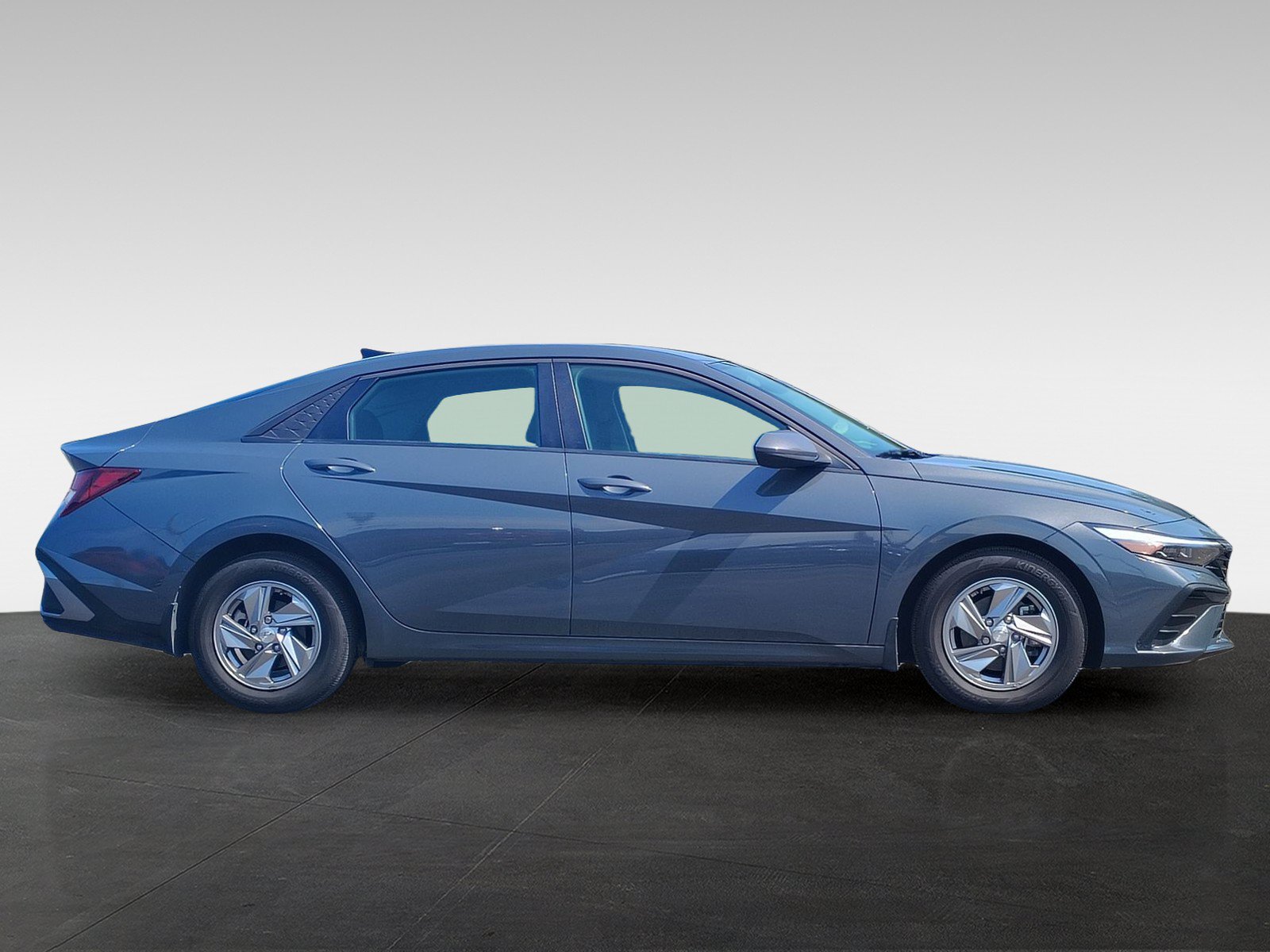 Certified 2025 Hyundai Elantra SE FWD image 4