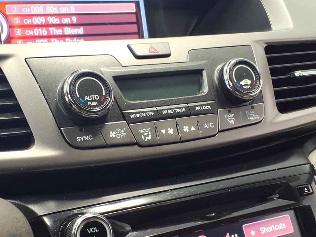 Used 2016 Honda Odyssey SE image 16
