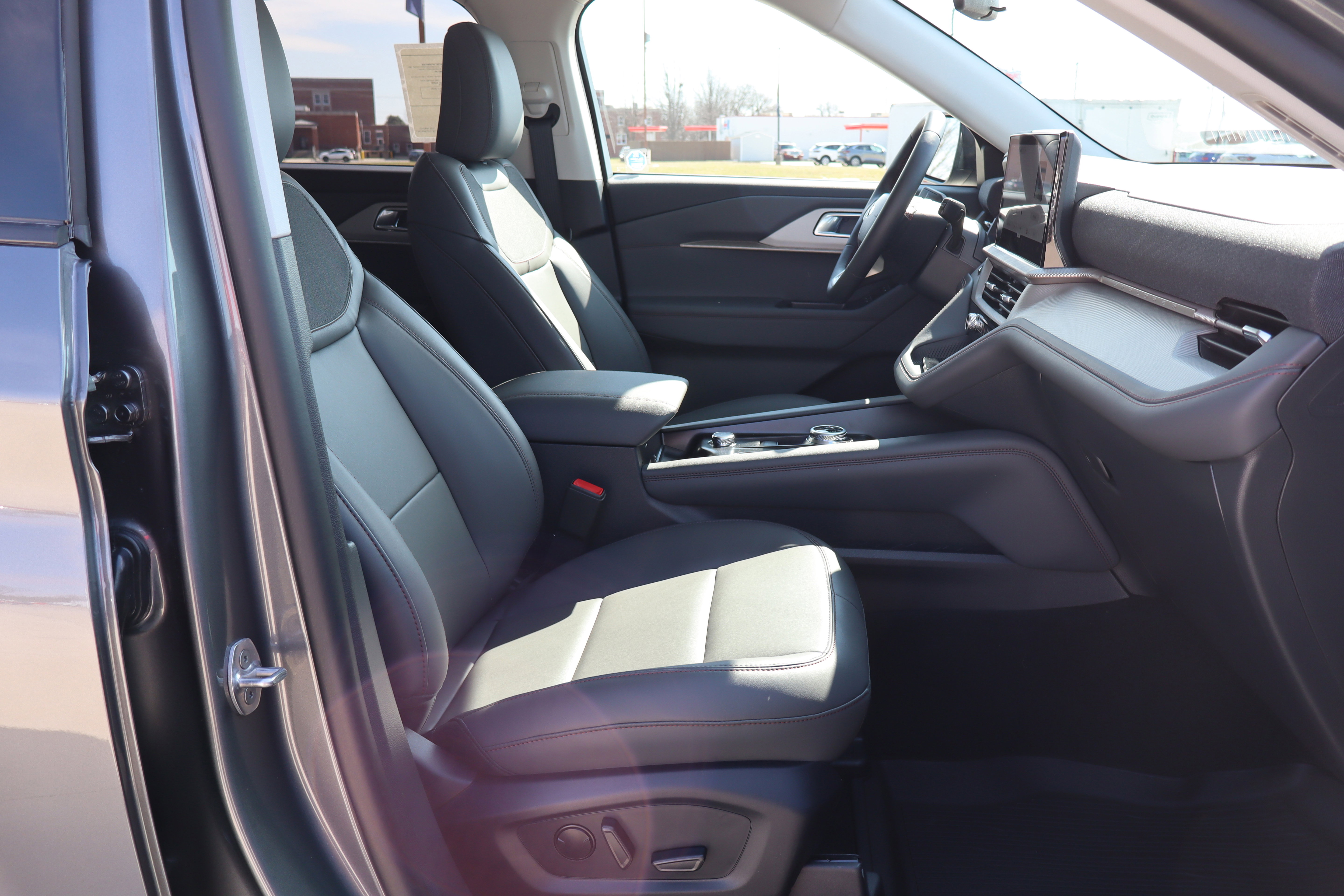 New 2026 Ford Explorer Active w/ Active Comfort Package image 14