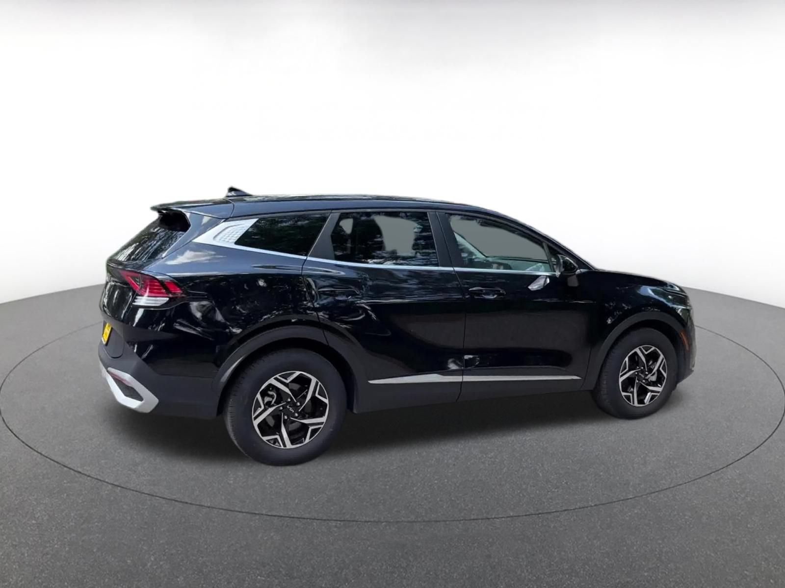 Used 2025 Kia Sportage LX FWD image 15
