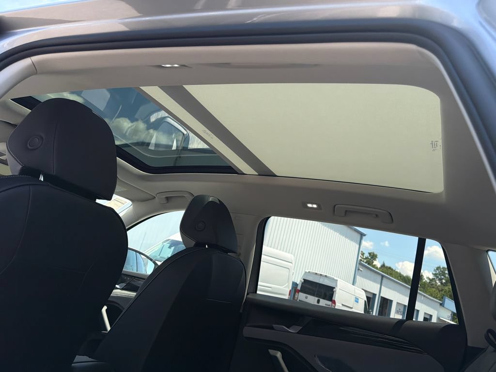 New 2026 Volkswagen Tiguan SE AWD/4WD image 7