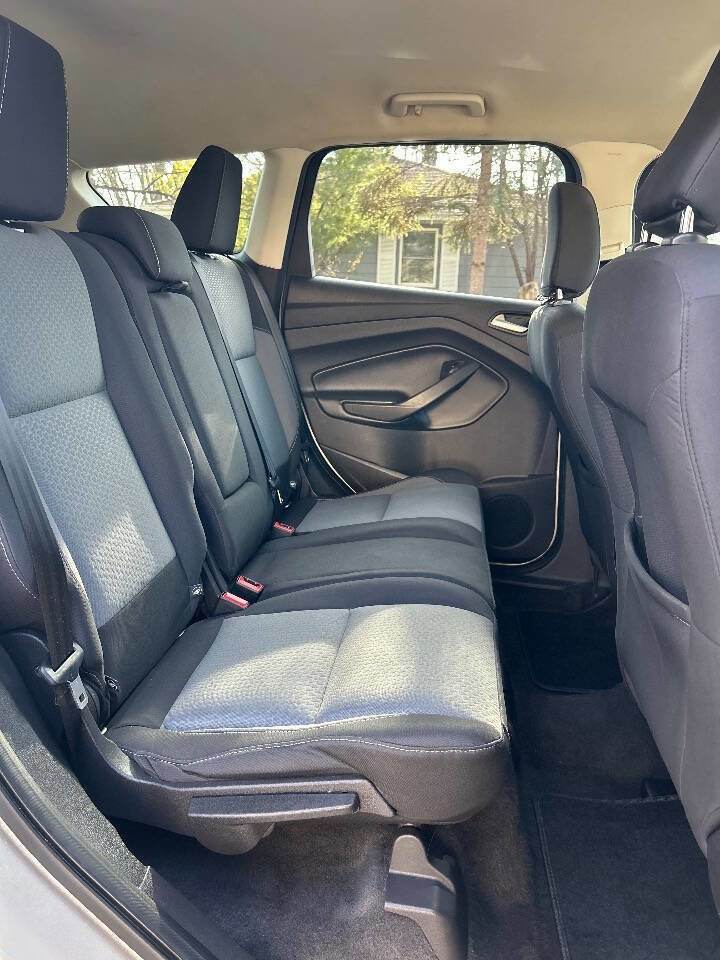 Used 2018 Ford Escape SE image 17