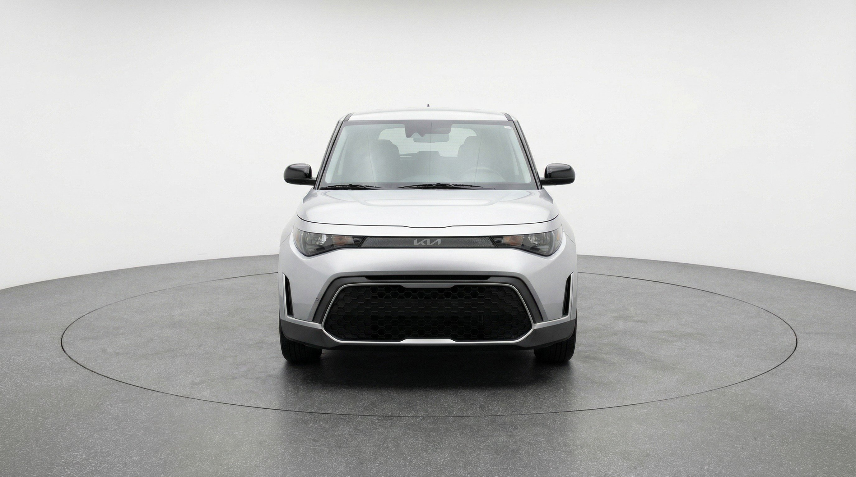 Used 2025 Kia Soul LX w/ LX Technology Package FWD image 2