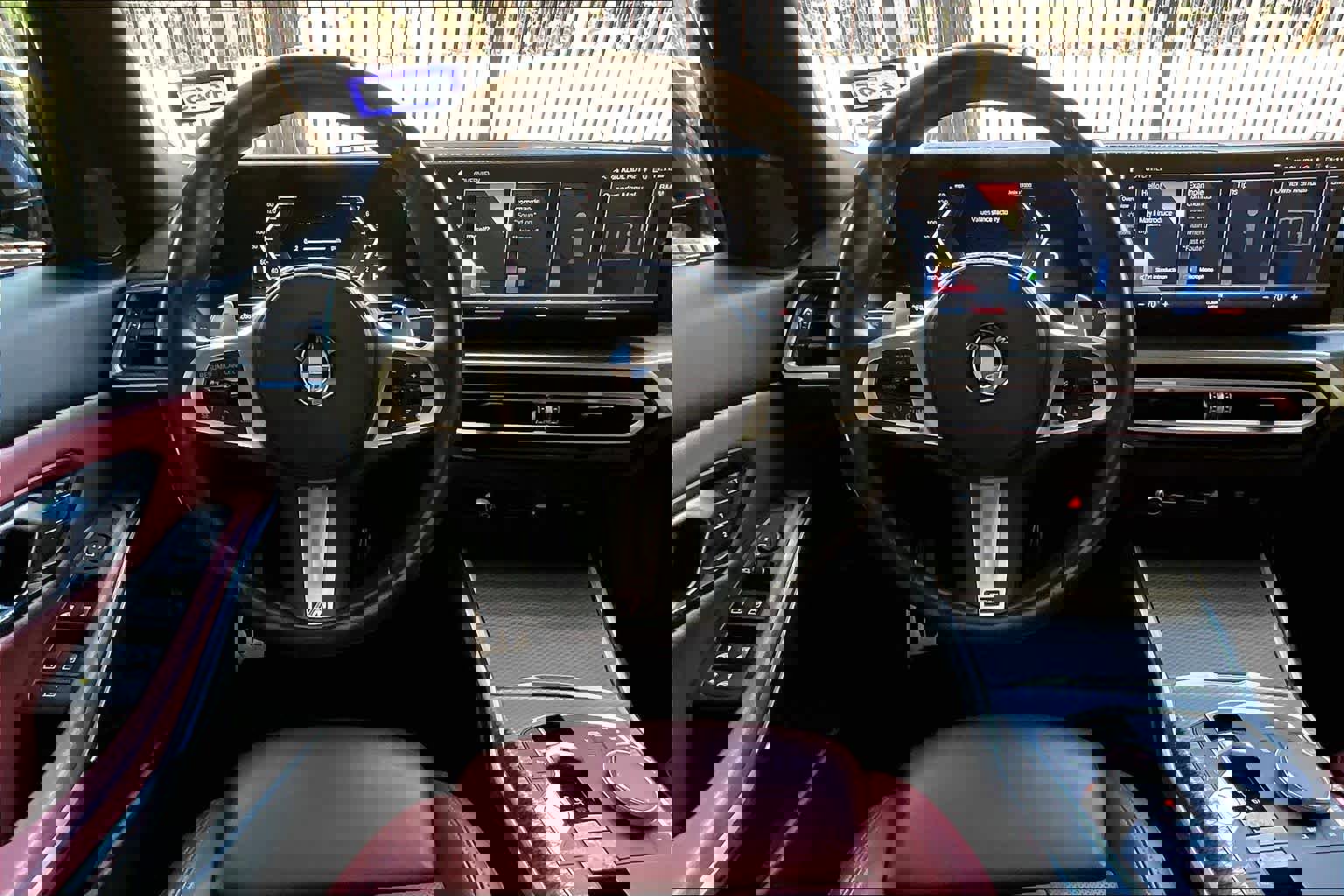 Used 2023 BMW 330i Sedan w/ M Sport Package image 5