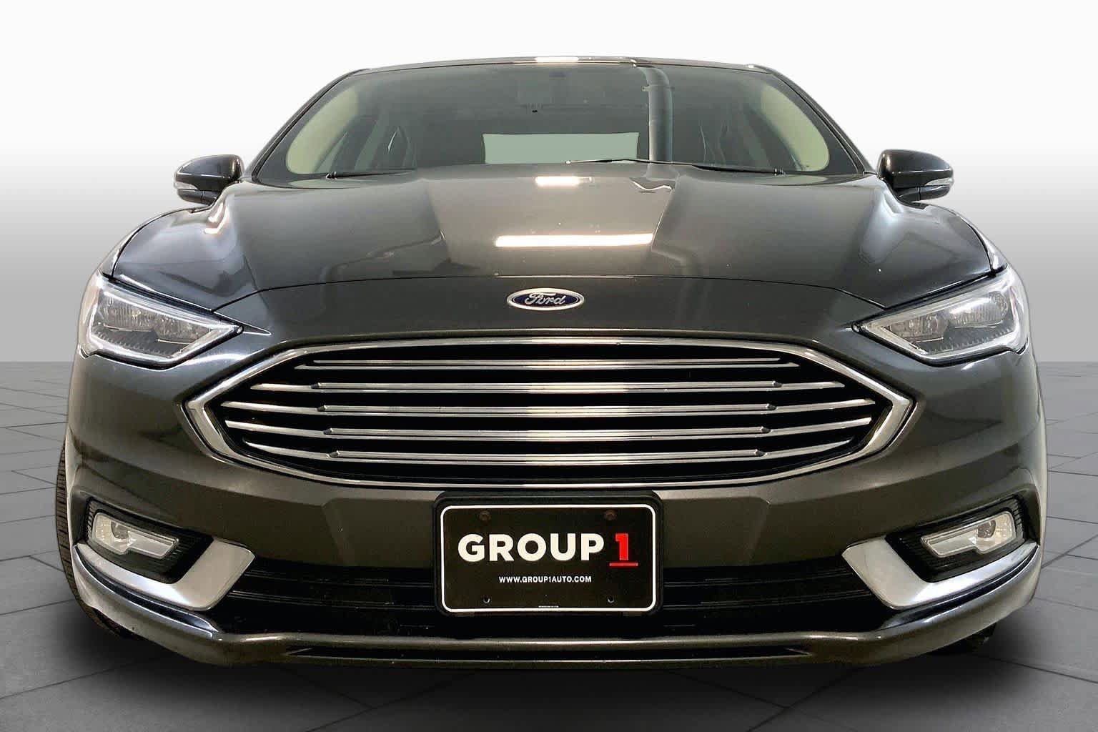 Used 2017 Ford Fusion Titanium AWD/4WD image 3