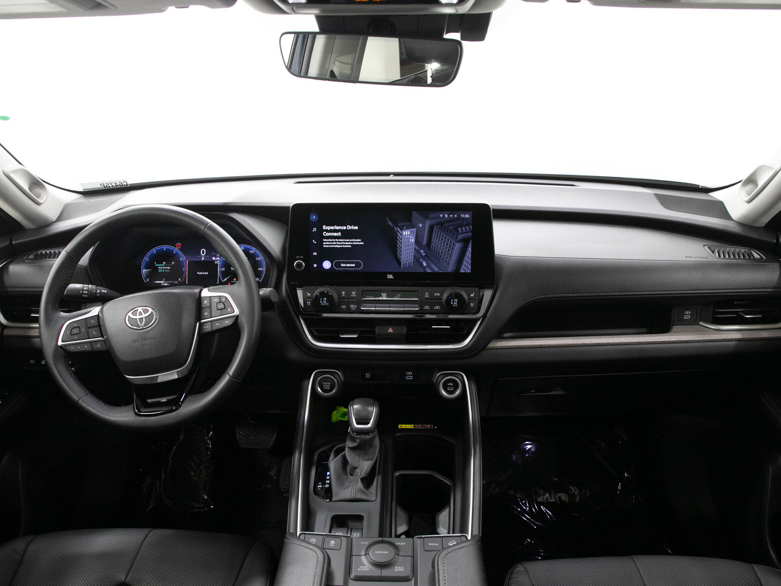 Used 2024 Toyota Grand Highlander AWD image 14