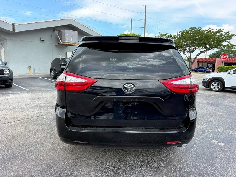 Used 2019 Toyota Sienna L FWD image 6