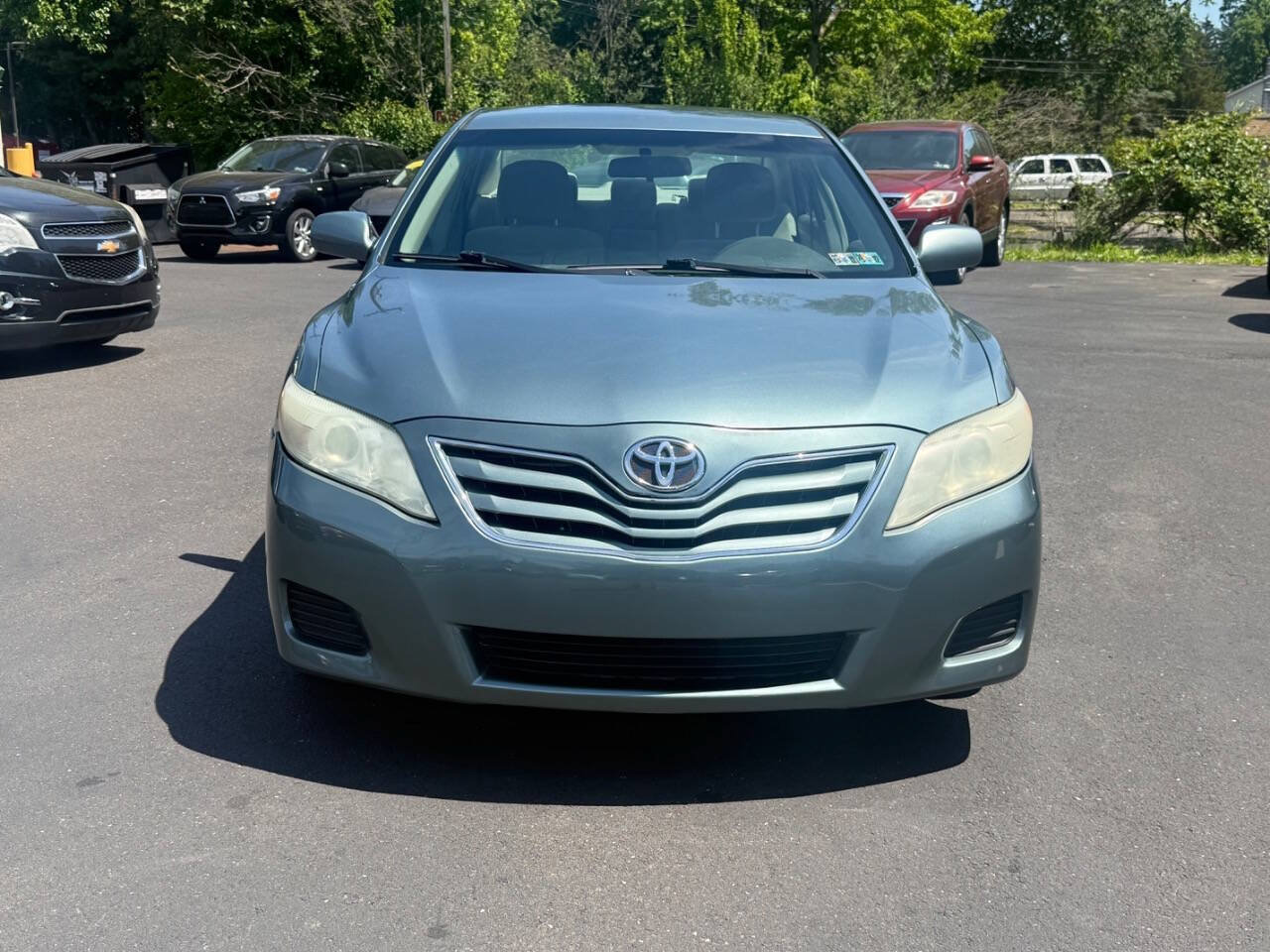 Used 2010 Toyota Camry LE FWD image 3