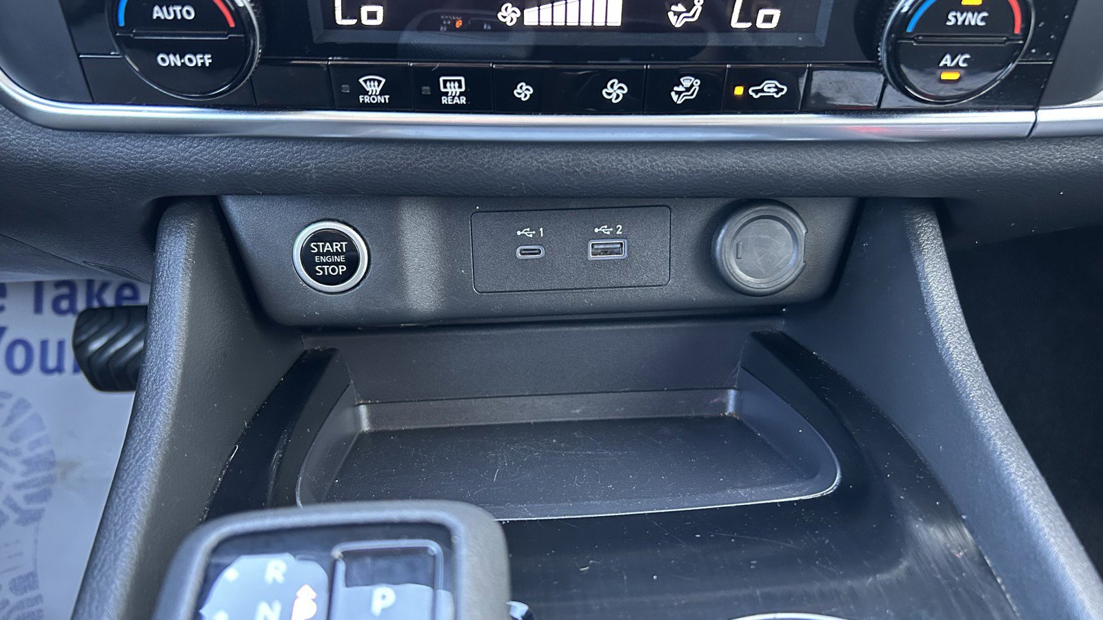 Used 2023 Nissan Rogue SV image 32