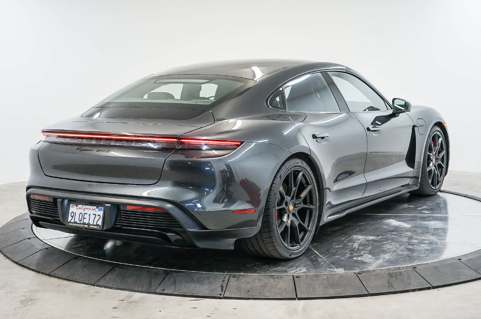 Certified 2023 Porsche Taycan GTS AWD/4WD image 9