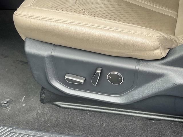 Used 2024 Ford Expedition Limited AWD/4WD image 32