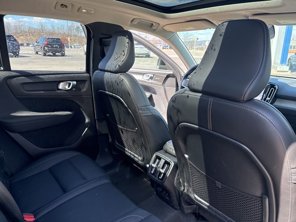 Used 2025 Volvo XC40 B5 Ultra w/ Protection Package Premier image 38
