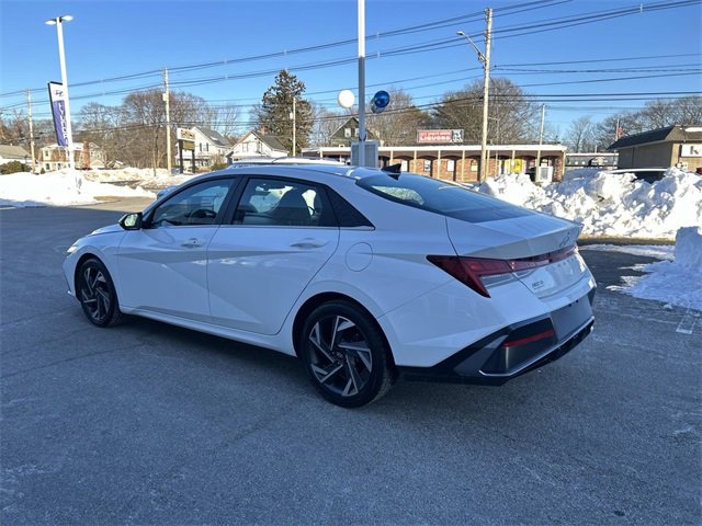 Certified 2024 Hyundai Elantra SEL w/ Convenience Package image 5