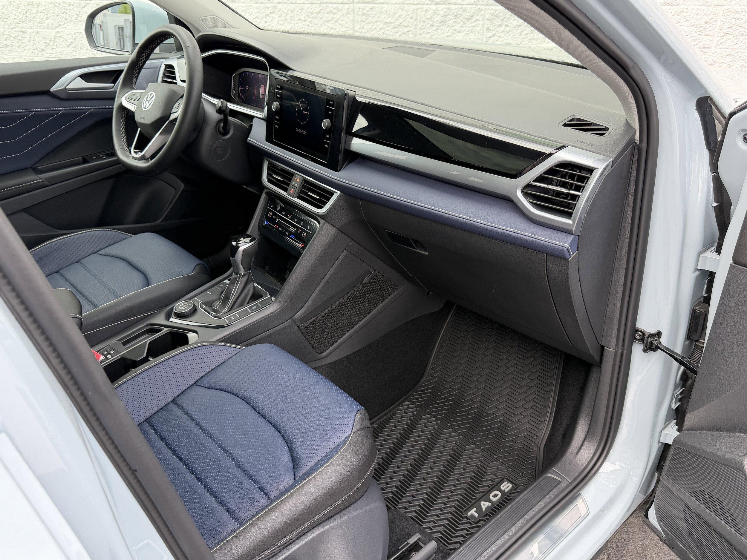 New 2026 Volkswagen Taos SEL AWD/4WD image 35