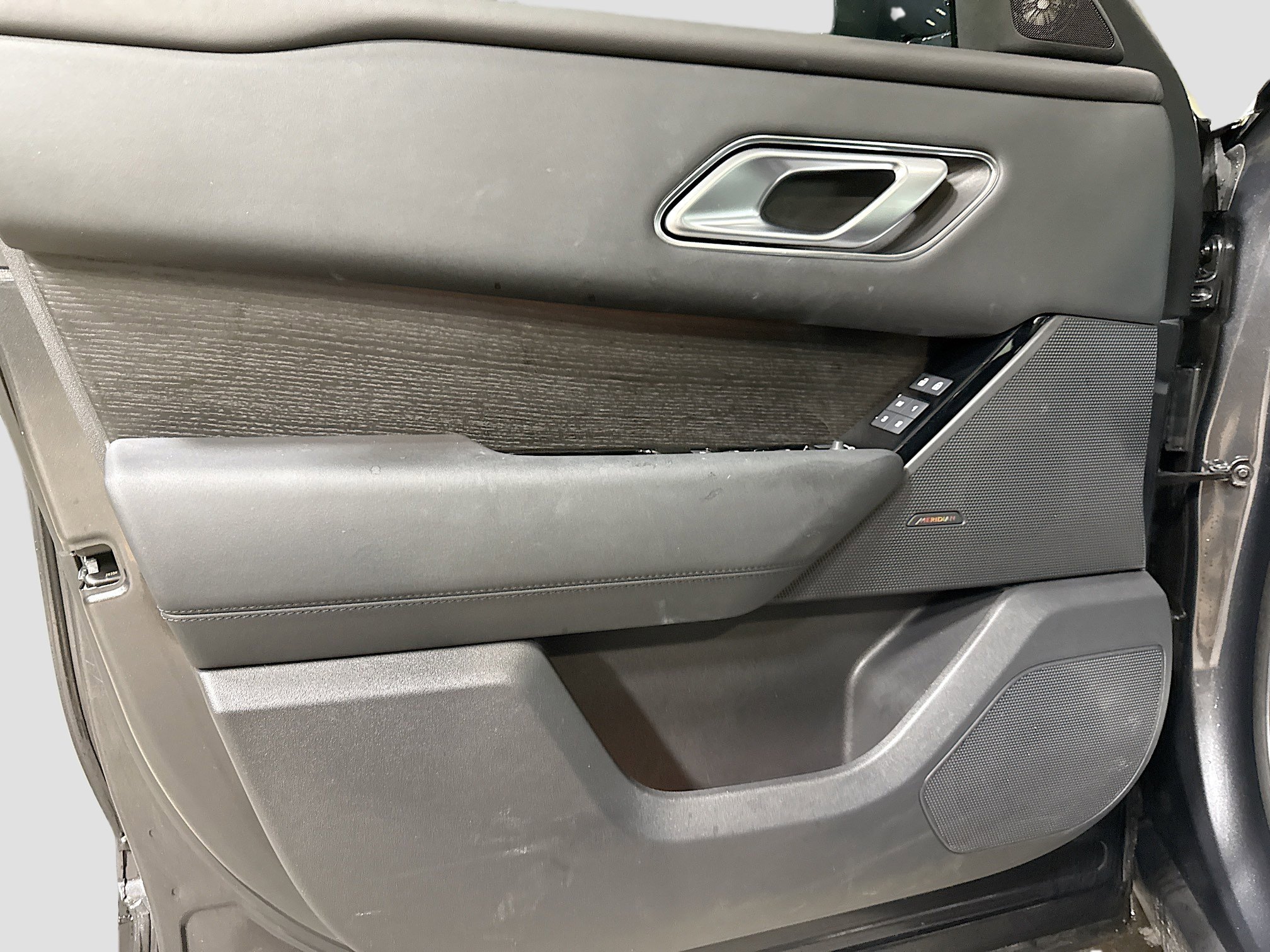 Certified 2026 Land Rover Range Rover Velar Dynamic SE AWD/4WD image 22