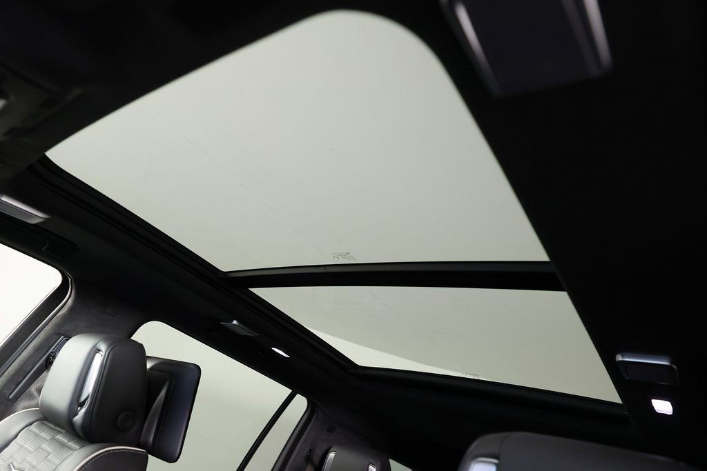 Used 2026 Cadillac Escalade ESV V image 43