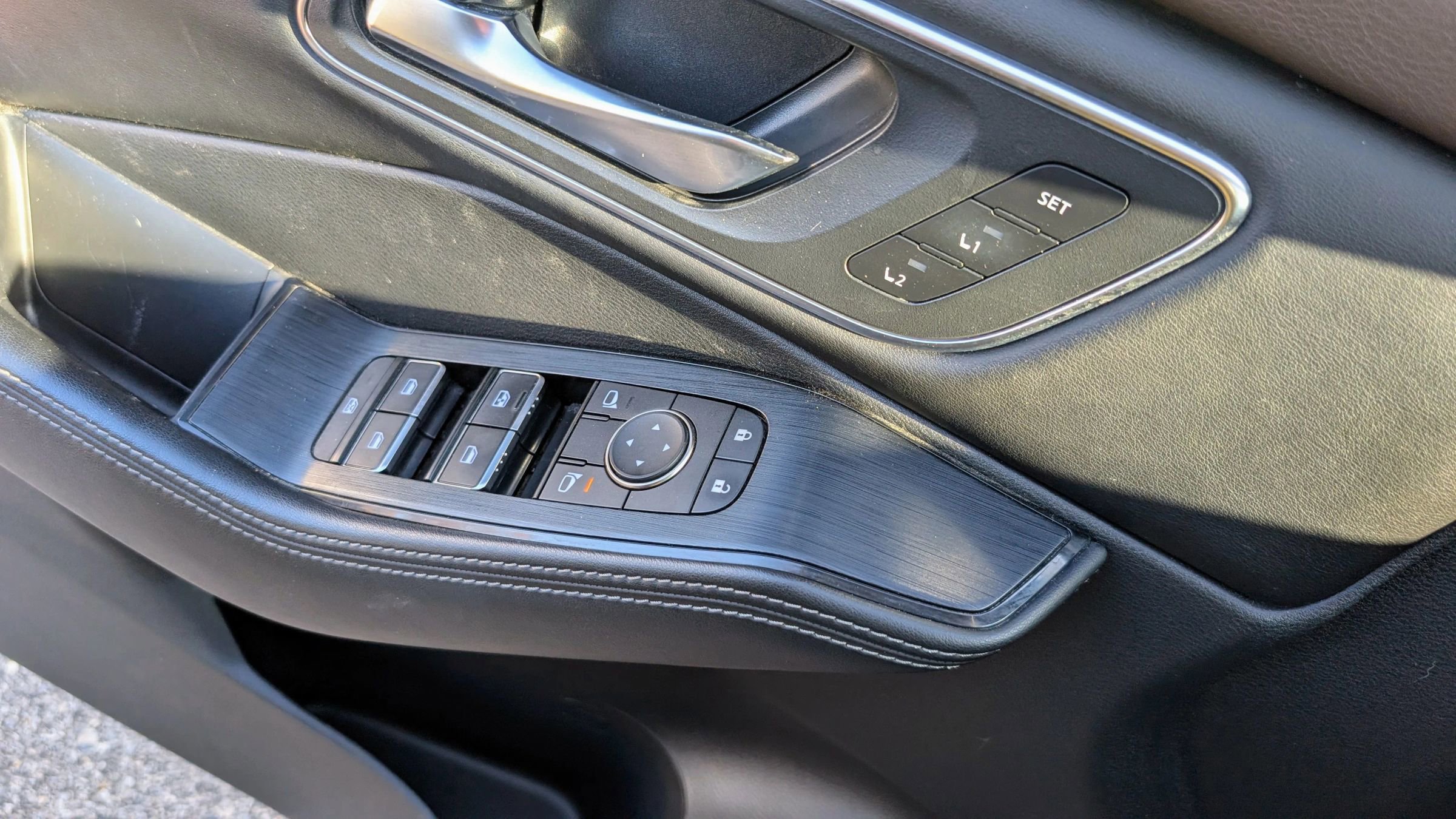 Used 2022 Nissan Rogue Platinum w/ Head-Up Display Package image 23