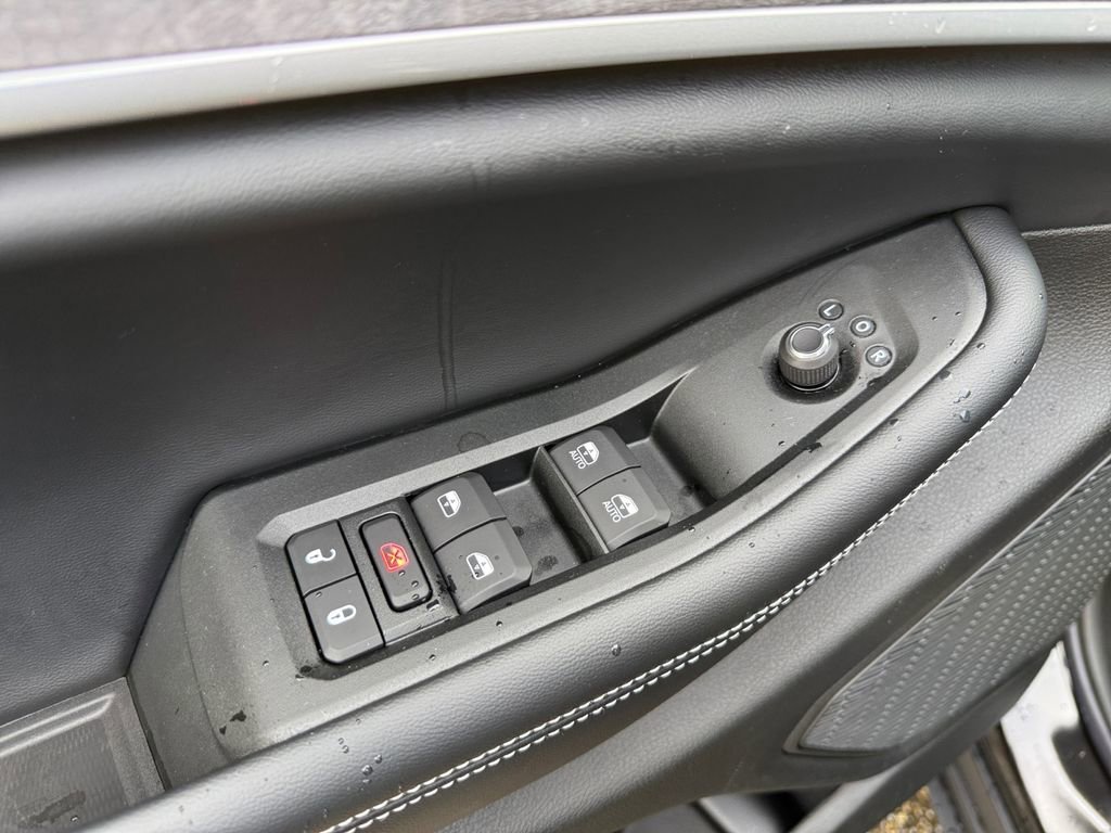 New 2025 Jeep Grand Cherokee Limited w/ Trailer Tow Package image 13