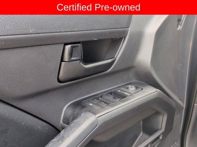 Certified 2025 Toyota Tacoma SR5 AWD/4WD image 10