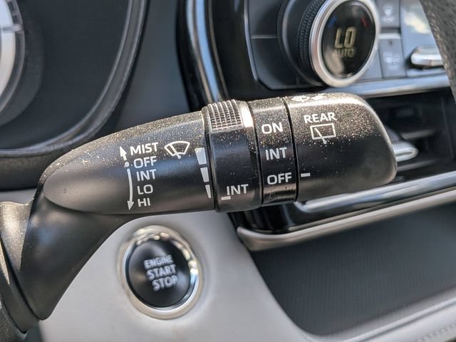 Used 2023 Toyota Highlander L FWD image 27