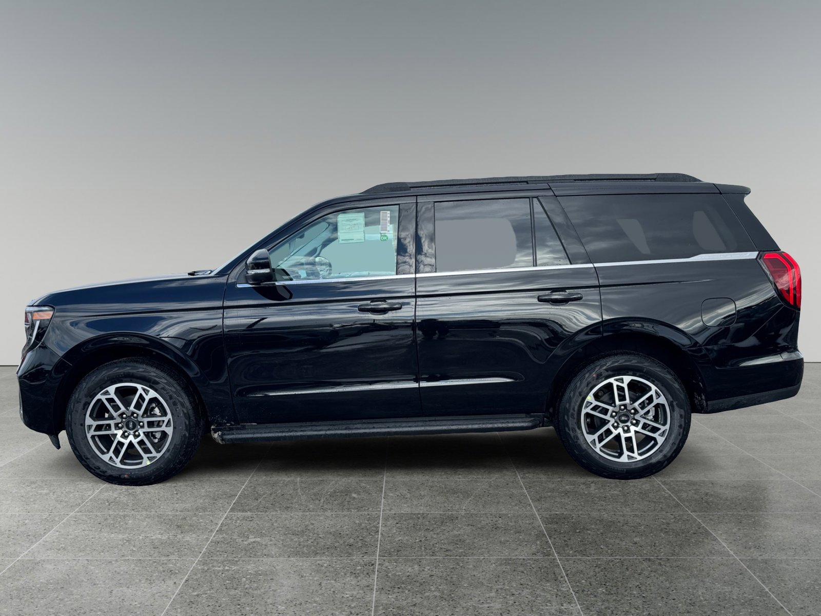 New 2026 Ford Expedition Active image 2